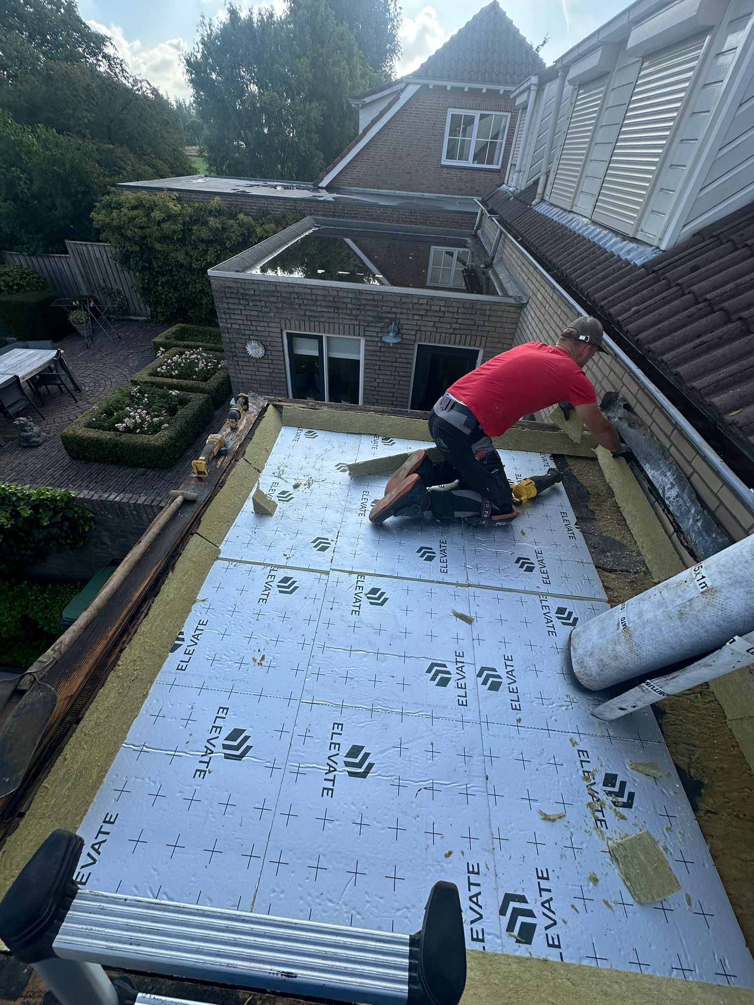 Platdak renovatie uitgevoerd in Sprundel
